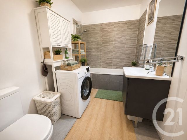 Appartement F2 à vendre - 2 pièces - 45.2 m2 - STAINS - 93 - ILE-DE-FRANCE - Century 21 Wilson Immobilier