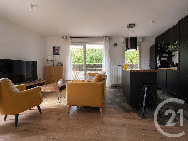 Appartement F2 à vendre - 2 pièces - 45.2 m2 - STAINS - 93 - ILE-DE-FRANCE - Century 21 Wilson Immobilier