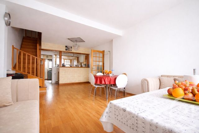 maison à vendre - 5 pièces - 118.0 m2 - ST DENIS - 93 - ILE-DE-FRANCE - Century 21 Wilson Immobilier