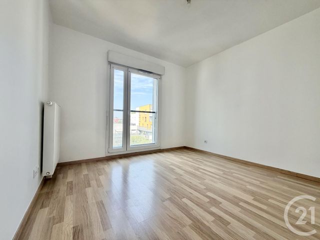 Appartement à louer - 2 pièces - 47.62 m2 - LA PLAINE ST DENIS - 93 - ILE-DE-FRANCE - Century 21 Wilson Immobilier