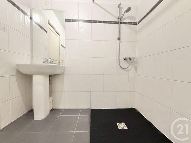 Appartement à louer - 2 pièces - 47.62 m2 - LA PLAINE ST DENIS - 93 - ILE-DE-FRANCE - Century 21 Wilson Immobilier