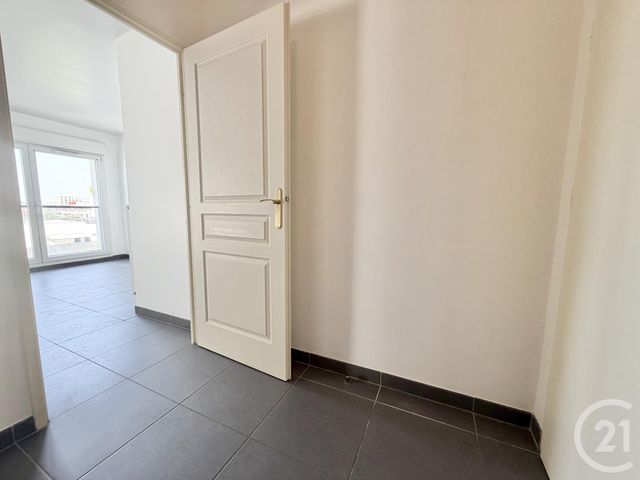 Appartement à louer - 2 pièces - 47.62 m2 - LA PLAINE ST DENIS - 93 - ILE-DE-FRANCE - Century 21 Wilson Immobilier