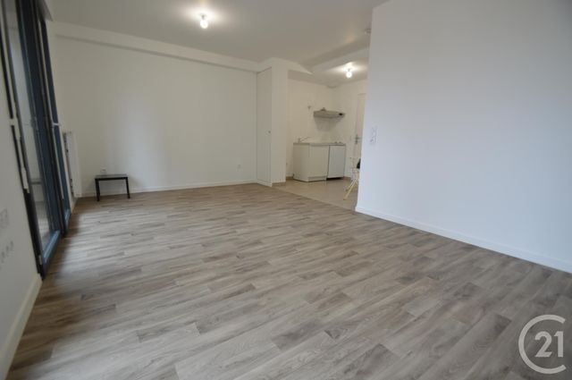 Appartement F1 à louer - 1 pièce - 29.46 m2 - ST DENIS - 93 - ILE-DE-FRANCE - Century 21 Wilson Immobilier