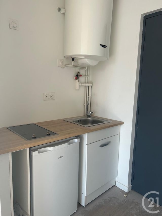 Appartement F1 à louer - 1 pièce - 17.63 m2 - LA PLAINE ST DENIS - 93 - ILE-DE-FRANCE - Century 21 Wilson Immobilier