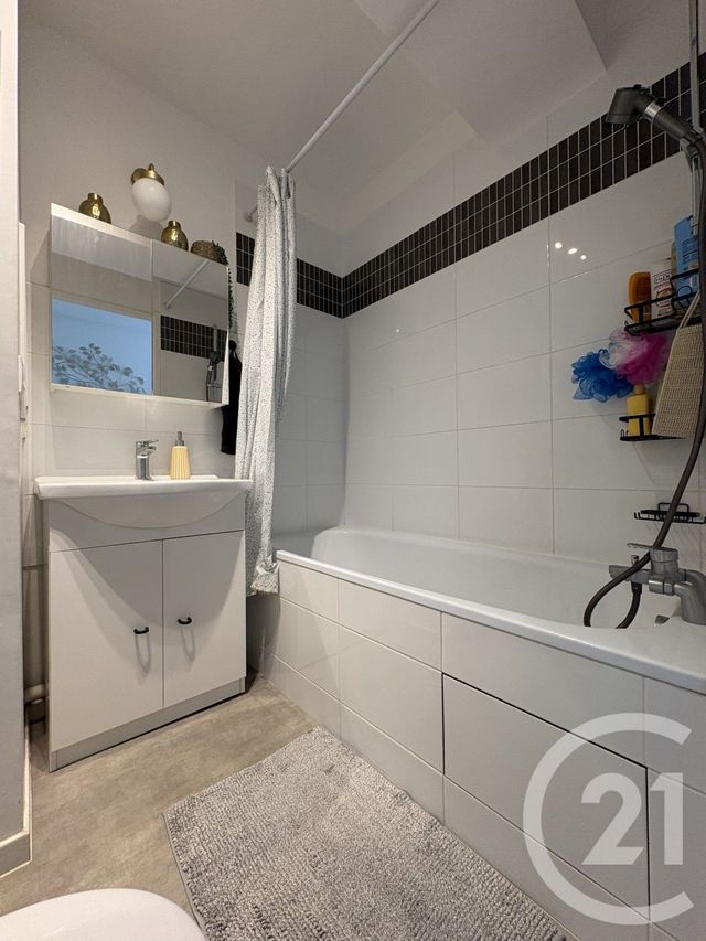 Appartement F3 à vendre - 3 pièces - 67.63 m2 - STAINS - 93 - ILE-DE-FRANCE - Century 21 Wilson Immobilier