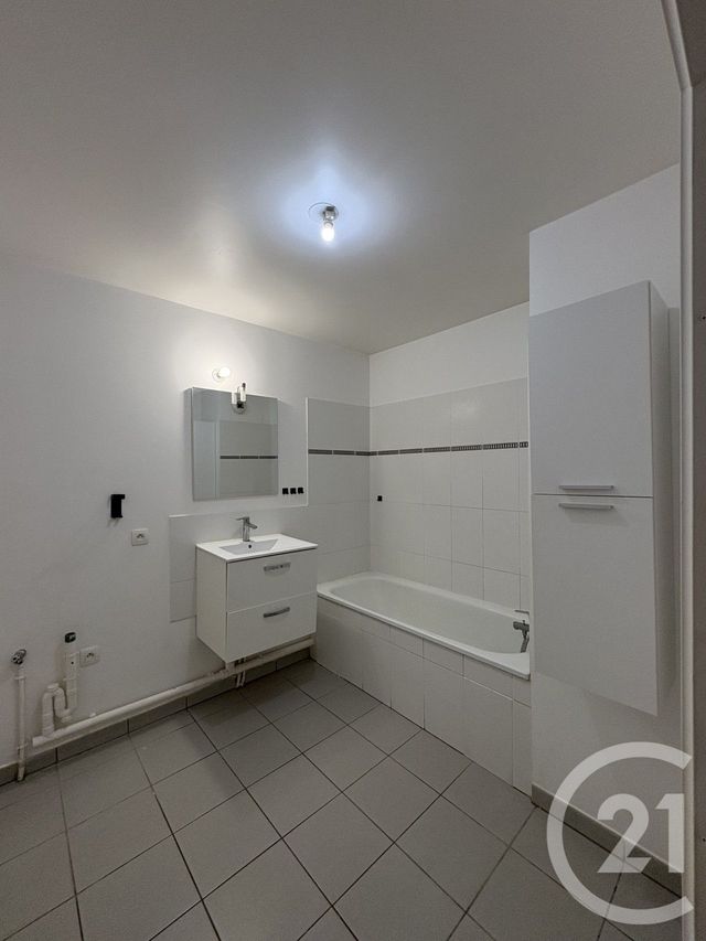 Appartement F3 à vendre - 3 pièces - 61.48 m2 - ST DENIS - 93 - ILE-DE-FRANCE - Century 21 Wilson Immobilier