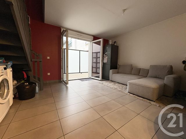 Appartement F2 à vendre - 2 pièces - 44.42 m2 - STAINS - 93 - ILE-DE-FRANCE - Century 21 Wilson Immobilier
